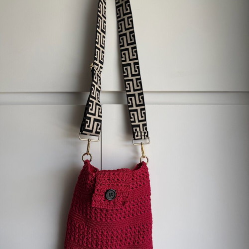 Handmade Crochet Crossbody Bag with Geometric Strap in Magenta