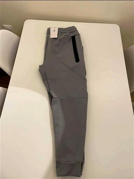 Nike tech fleece Grey L