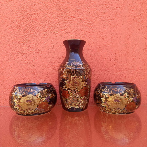 Small Japanese vase with ashtrays, set of 3