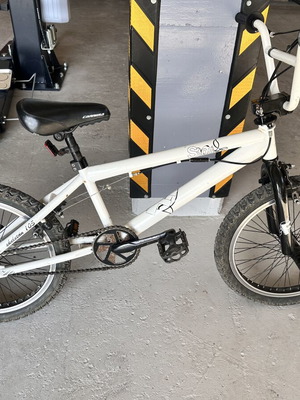 Mountain bike like new, 20 inch, white, V-Brakes