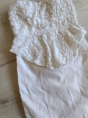 Mini dress used, white, size XS with built-in caps