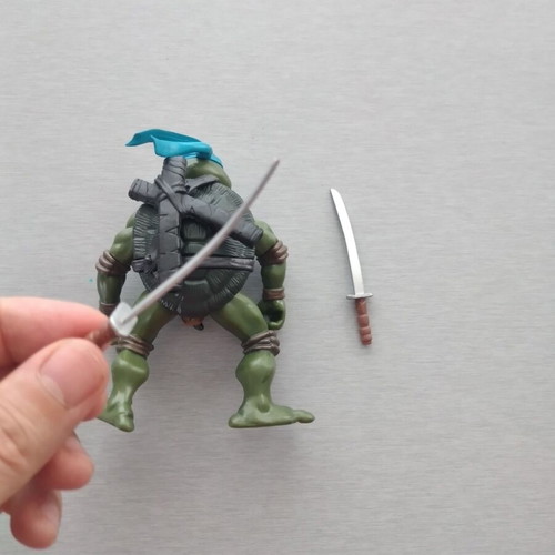 Leonardo Teenage Mutant Ninja Turtles 2002 action figure used