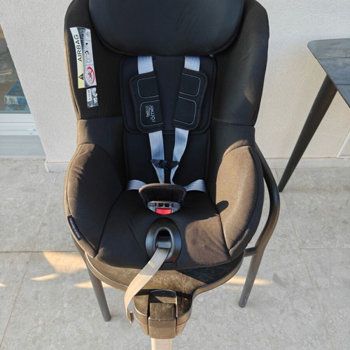 Britax Römer Dualfix i-Size car seat with Baby-Safe i-Size Base