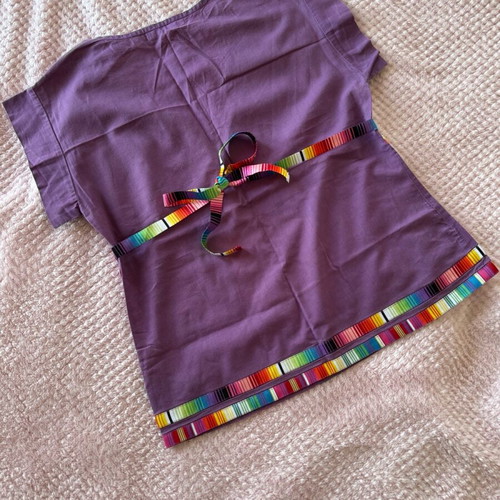 Short-sleeve blouse like new, purple with decorative ribbon, size S