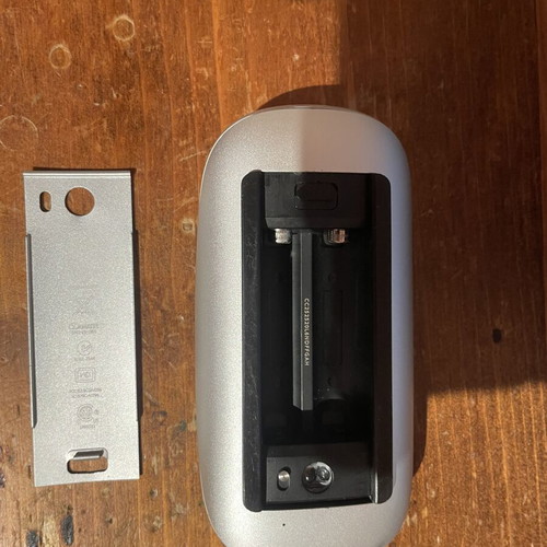 Apple Mouse A1296 used with rechargeable Varta batteries