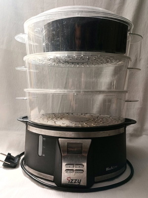 Izzy steamer with 3 tiers like new, minimal use