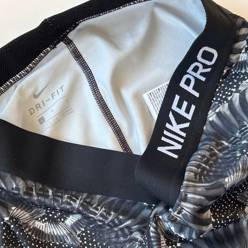 Nike Pro women's sports leggings size L Dri-FIT like new