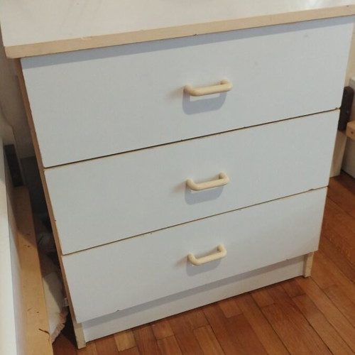 Nightstand with 3 drawers used, very good condition