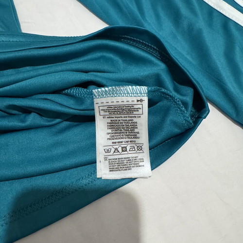 Liverpool FC Adidas Long Sleeve Jersey Like New Size L