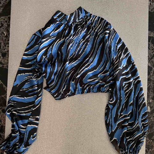 Bershka women's crop top with long zebra sleeves like new, size XS