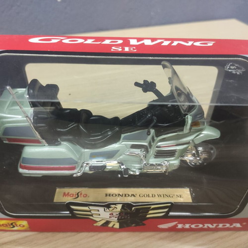 Maisto Honda Gold Wing SE scale model 1:18
