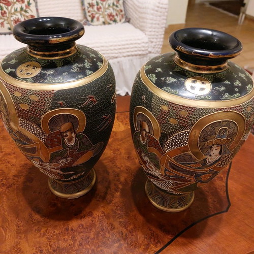 Moriage vases used, old Japan 18th century, 33 cm height, set of 2