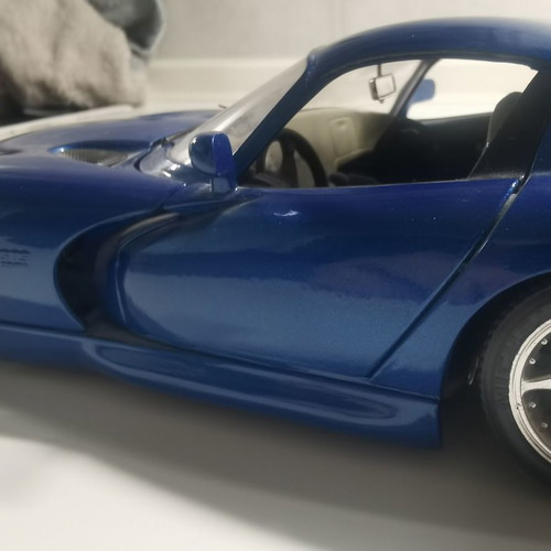 Dodge Viper μεταχειρισμένο, κλίμακα 1:18 Burago