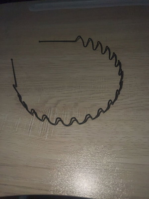 Black hairband like new, classic and practical accessory