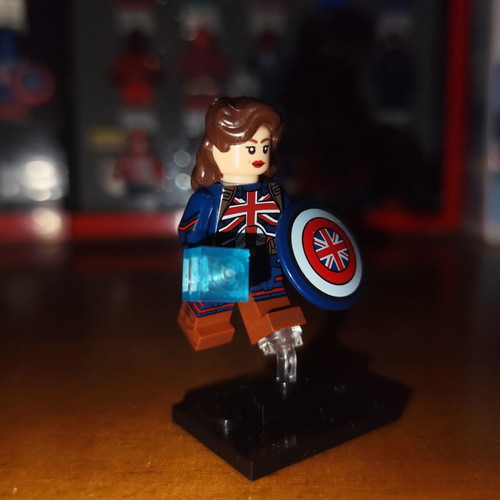 Captain Carter minifigure with accessories, Marvel What If?
