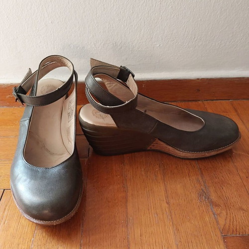 Dr. Martens Dolores sandals used, vintage, green leather, size 38
