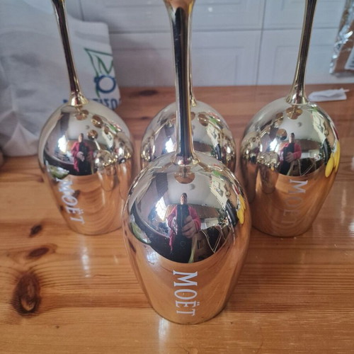 Moet champagne glasses 4 gold color new