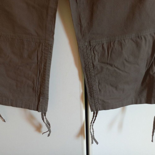 Capri summer bermuda pants green, like new, sizes S/M