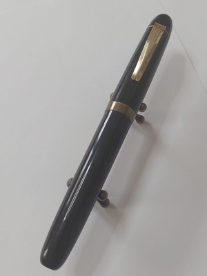 Lylly decorative pen used, large