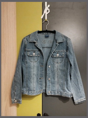 Denim jacket women's size S like new, blue