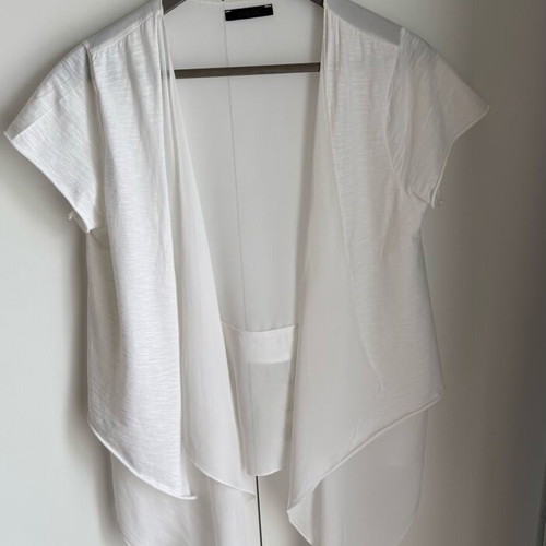 Please cardigan with asymmetries size S like new, white