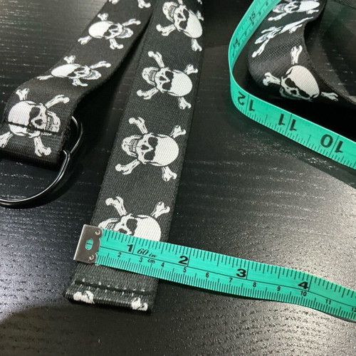 Black belt with skulls like new, adjustable