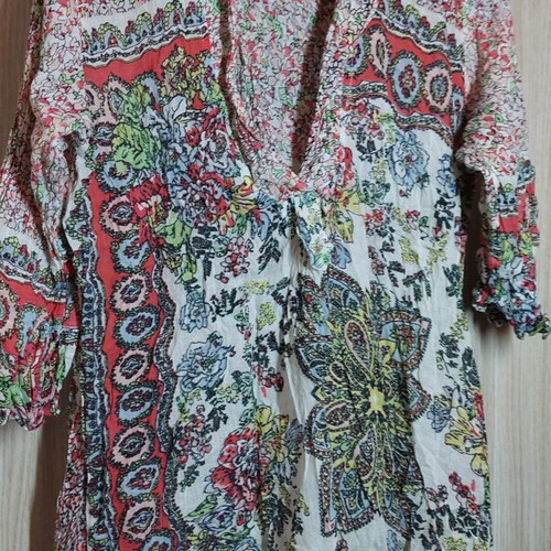 Floral shirt like new, size M/L, multicolor