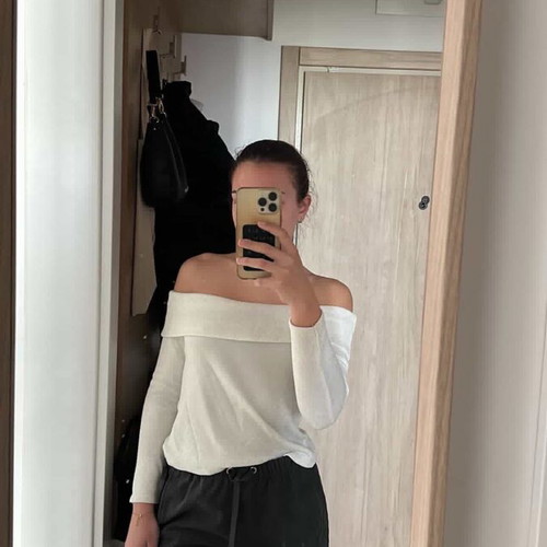 Zara off the shoulder beige shirt like new