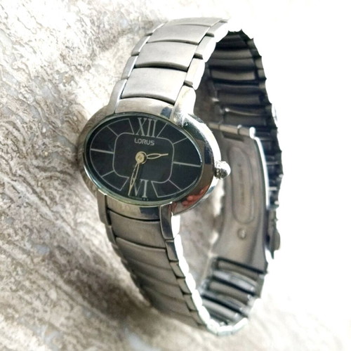 Lorus women's watch used, stainless steel oval case