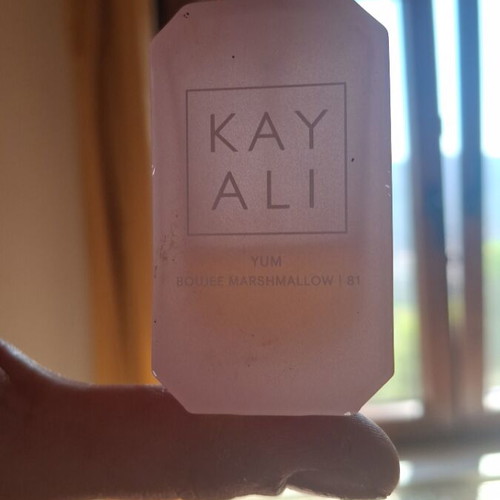 Kayali Yum Boujee Marshmallow Mini Eau de Parfum like new, 10ml