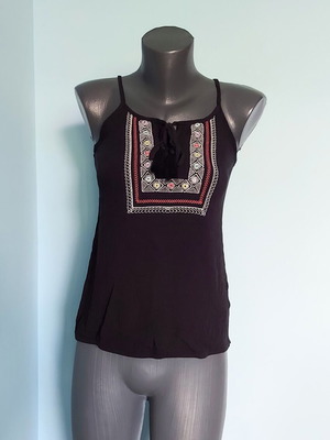 LC Waikiki Casual Women's Tank Top like new with embroidery and sequins