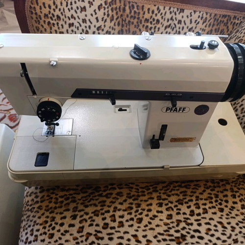 Pfaff 296 sewing machine used, German quality and reliability