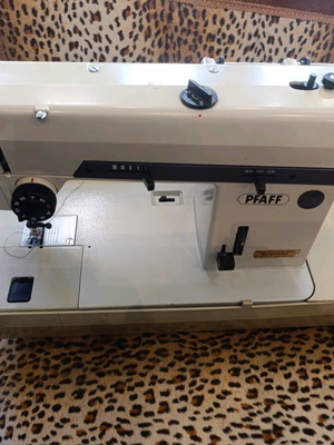 Ραπτομηχανή Pfaff 296 μεταχειρισμένη, γερμανική ποιότητα και αξιοπιστία