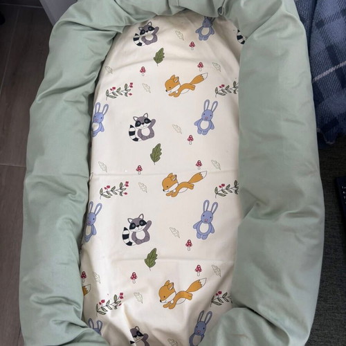 Baby nest like new
