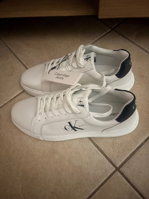 Calvin Klein shoes half price new, leather, white, size 44