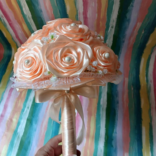 Bouquet wedding type with satin roses, new