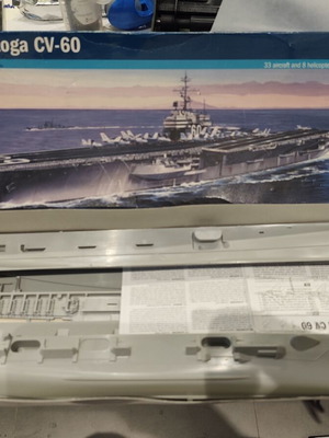 USS Saratoga CV-60 Model Kit 1/720 Used Italeri