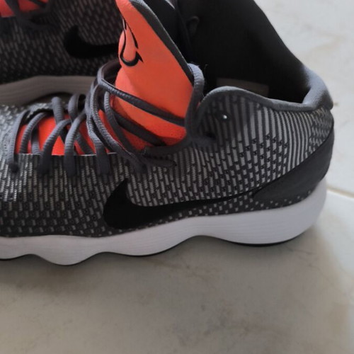 Nike Hyperdunk athletic shoes like new, size 44, gray
