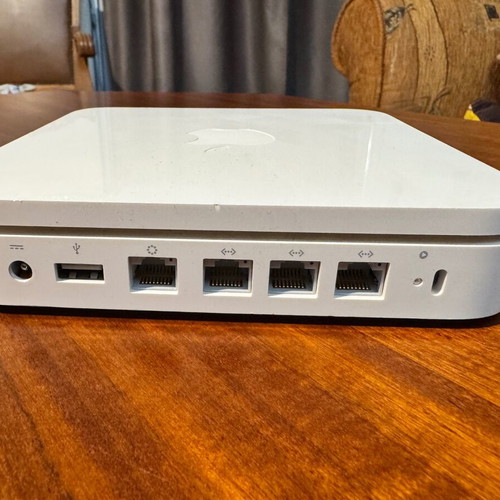 Apple AirPort Extreme 802.11n (5th Generation) Base Station used