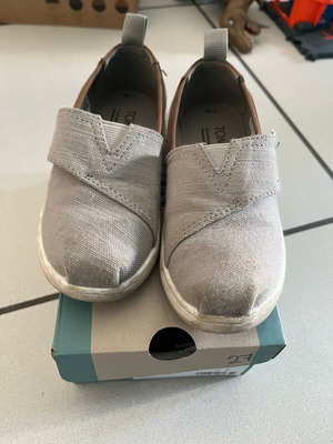 Toms Grey shoes no. 27