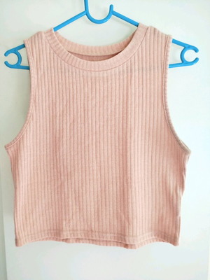 Women's crop top used, size M