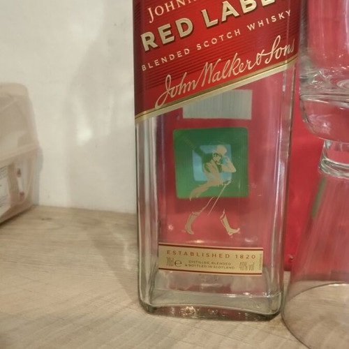 Johnnie Walker set with 2 glasses and empty bottle like new