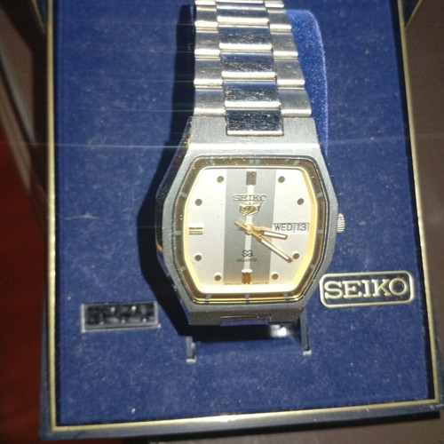Seiko 5 wristwatch