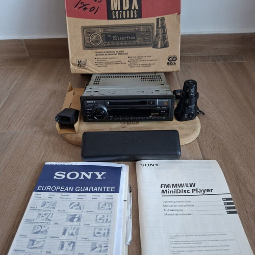 Sony MDX-C670RDS MiniDisc car stereo like new with box and remote