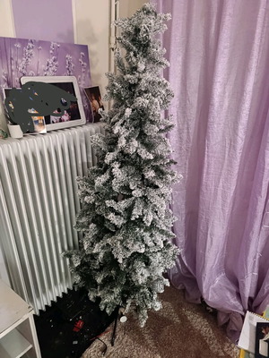 Snowy Christmas tree like new, height 1.80 m, 549 branches