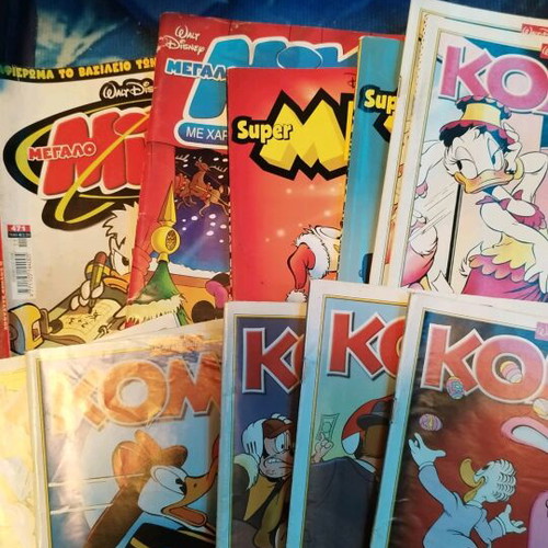 Disney comics collection of 13 used with collectible poster set