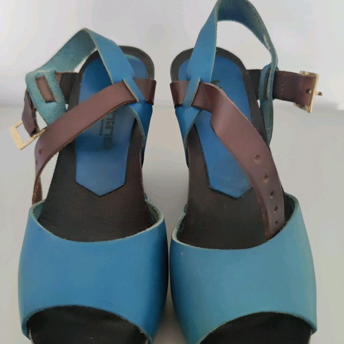 Yoshino sandals size 36 like new, blue