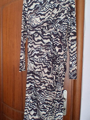 H&M long animal print dress Large like new