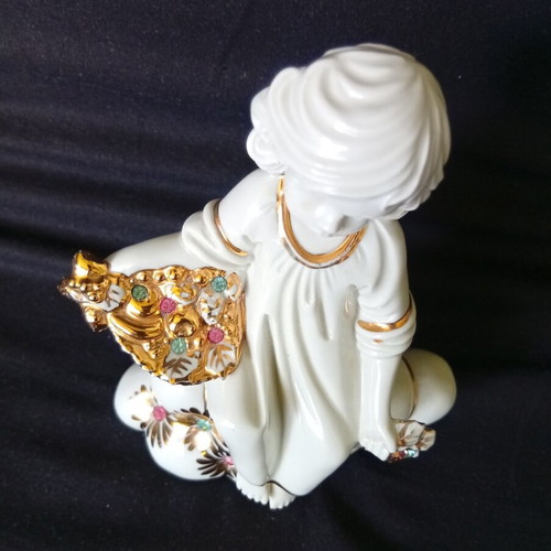 Capodimonte porcelain figurine like new, 15/12 cm