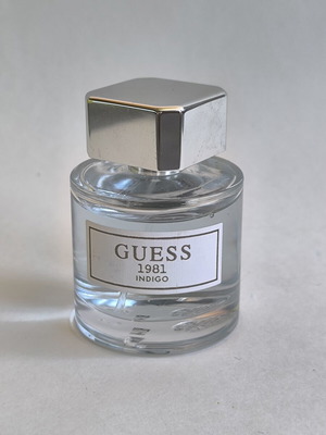 Guess 1981 Indigo Eau de Toilette 50 ml σαν καινούργιο, γυναικείο άρωμα